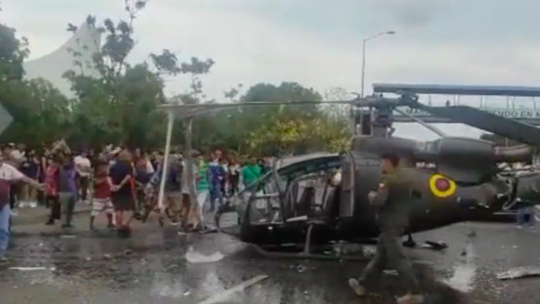 Helicóptero del Ejército cayó en avenida de Portoviejo cuando retornaba de la frontera sur