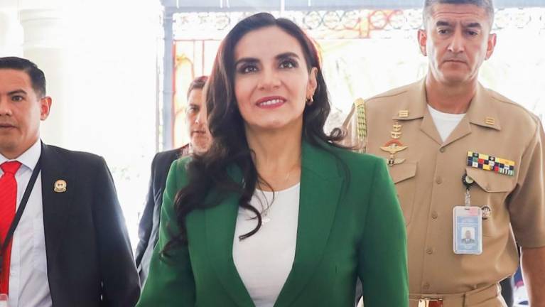 Verónica Abad dispuesta a propiciar diálogo con México y opina que Daniel Noboa es un 'híbrido' político