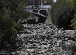 El río Tomebamba se encuentra en estiaje, según ETAPA EP. La capital azuaya sufre de 134 días de sequía hidrológica.