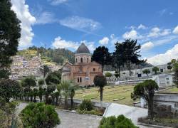 El cementerio patrimonial San Diego abrió sus puertas en 1872 y se ha caracterizado por su diversidad arquitectónica y la notoriedad de los personajes que descansan en este lugar.