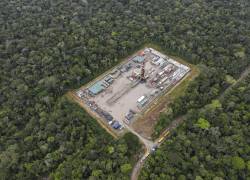 Fotografía aérea de la plataforma petrolera Ishpingo de la estatal Petroecuador en el Parque Nacional Yasuní, noreste de Ecuador, tomada el 21 de junio de 2023.