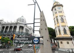 Letrero que identifica la nueva calle ‘República de Guayaquil’.