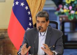 Fotografía cedida por el Palacio de Miraflores donde se observa al presidente de Venezuela, Nicolás Maduro, durante un Consejo de Defensa de la Nación, en Caracas (Venezuela).