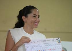 Luisa González ejerció su derecho al voto en Canuto, perteneciente al cantón Chone, provincia de Manabí.