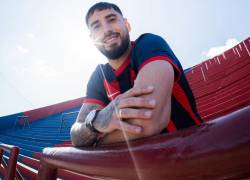 El delantero ensayó una 'panenka' fallida que terminó en las manos del portero Franco Petroli.