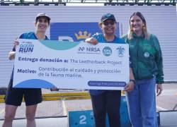 Representantes de Nirsa, Fundación The Leatherback Project y Tunacons, durante la entrega de la donación en el marco del evento Nirsa Ocean Run.