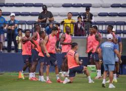 En el estadio Capwell, la selección ecuatoriana realizó los entrenamientos previos al viaje a Colombia, donde enfrentará a su similar en las Eliminatorias al Mundial 2026. Fotos: César Muñoz/API.