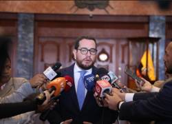 El secretario Alejandro Muñoz asegura que recibió presión para posesionar a Mario Godoy como titular el Consejo de la Judicatura. Advertencias provendrían del Ejecutivo.