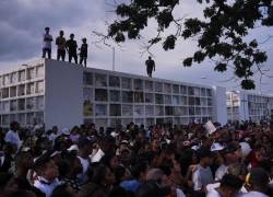 Los restos de los 4 menores que fueron desaparecidos fueron sepultados en el Cementerio Angel Maria Canals, en el suburbio de Guayaquil.