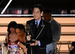 Lee Jung-jae, el actor coreano de El Juego del Calamar, en un momento histórico en los Emmy.