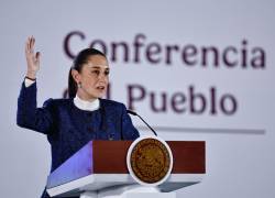 La presidenta de México, Claudia Sheinbaum, habla en una rueda de prensa este viernes, en el Palacio Nacional de la Ciudad de México (México).