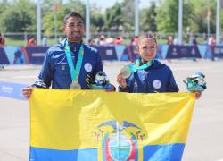 Daniel Pintado y Glenda Morejón con la medalla de oro obtenida en los Panamericanos de 2023. (Foto:AFP)