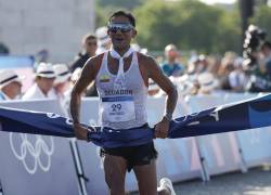 Daniel Pintado consiguió la medalla de oro al llegar a meta en la prueba de los 20km marcha masculinos de los Juegos Olímpicos de París 2024, este jueves, en la capital francesa.