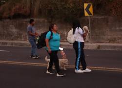 Quito, 24 de septiembre de 2024. Incendio en la Av. Simón Bolívar, a la altura del túnel de Guayasamín. API / Hamilton López