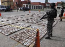 Fotografía de una incautación de casi tres toneladas de droga en el área de preembarque del puerto del ciudad de Guayaquil.