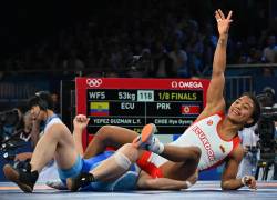 Lucía Yépez, en el combate ante Choe Hyo Gyong, de Corea del Norte, (Foto: AFP)