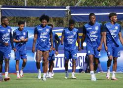 Jugadores de la selección de Ecuador participan en un entrenamiento este jueves, en Quito.