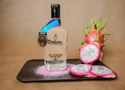 Medalla de oro en el certamen internacional “TAG Global Spirits Award” para Drakon, licor fabricado en Manabí a ase de pitahaya.