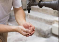 Las zonas altas de Quito enfrentan interrupciones en el suministro de agua.