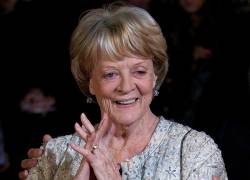 Una fotografía de archivo tomada el 15 de octubre de 2012 muestra a la actriz británica Maggie Smith. La actriz británica ganadora del Óscar murió en un hospital de Londres anunciaron sus hijos.