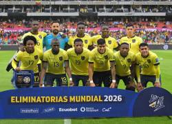 Los jugadores de Ecuador posan antes del partido de clasificación para la Copa Mundial de la FIFA 2026 entre Ecuador y Paraguay, en el estadio Rodrigo Paz Delgado de Quito, el 10 de octubre de 2024.