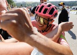 EF Education - El ciclista ecuatoriano del equipo EasyPost, Richard Carapaz, celebra tras ganar la etapa 17 de la 111ª edición del Tour de Francia.