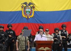 El presidente Daniel Noboa participó de la entrega de 1752 fusiles y 30 fusiles de alta precisión a la Policia, en la Unidad de Vigilancia Comunitaria (UVC) de Durán.