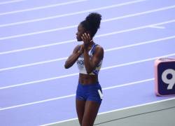 Nicole Caicedo luego de ser descalificada de la prueba de 400 metros femeninos en los Juegos Olímpicos de París 2024. (Foto: Comité Olímpico Ecuatoriano)