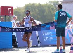 Daniel Pintado llegando a la meta en la Prueba de Marcha de 20 km en París 2024. (Foto: Comité Olímpico Ecuatoriano)