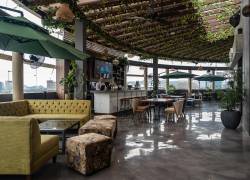 Magnolia Rooftop está ubicado en el octavo piso del Hotel Wyndham Garden Guayaquil.