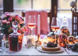 Mesa de celebración de fin de año.