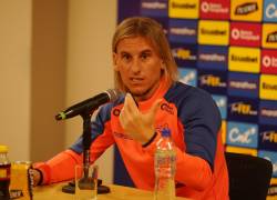 Sebastian Beccacece, director técnico de la selección Ecuatoriana de fútbol, en plena rueda de prensa.