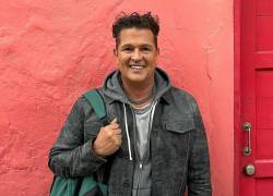 Foto del artista colombiano Carlos Vives, el cantautor conversó con medios ecuatorianos y espera pronto poder reunirse con sus fans de Guayaquil es su próximo concierto.