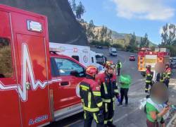 Varios muertos y heridos tras accidente de tránsito en la vía Pifo-Papallacta.