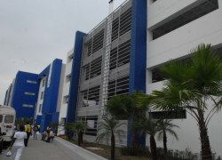 Fotografía del exterior del Cuartel Modelo de la Policía Nacional, en Guayaquil.