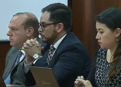 Gustavo Massuh, a la izquierda, durante una de las audiencias del caso Odebrecht.