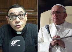 El exsacerdote Fernando María Cornet (I) y el papa Francisco (D).