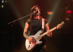 Fotografía del cantante colombiano Juanes durante una de sus presentaciones.