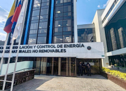 Fotografía del edificio en donde se encuentran las oficinas del Ministerio de Energía y Minas, en Quito.