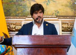 Fotografía cedida por el Ministerio de Gobierno de Ecuador del ministro de Gobierno, José de la Gasca, durante una rueda de prensa este jueves en Guayaquil.