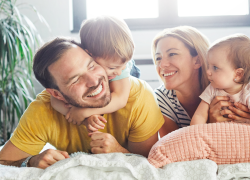 La crianza moderna requiere un enfoque integral que priorice tanto la salud física como la emocional de los niños y sus familias.