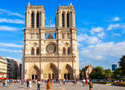 La emblemática catedral parisina reabre sus puertas tras cinco años de restauración.