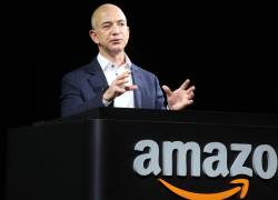 La firma que dirige Jeff Bezos, el hombre más rico del mundo según Forbes, facturó durante los pasados tres meses 108.518 millones de dólares.