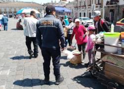 Los individuos habrían solicitado entre 300 y 500 dólares a los propietarios de negocios de la zona.