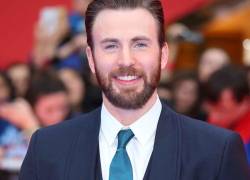 La graciosa respuesta de Chris Evans al supuesto bebé que espera junto a Lizzo