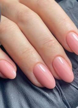 La belleza en uñas ha ido desde el manicure clásico hasta las innovadoras técnicas de acrílico y gel, ¿cuál es el que más te favorece?