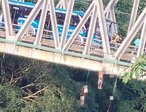 Cadáveres aparecen colgados en Orellana: los cuerpos estaban amarrados en un puente sobre el río Payamino