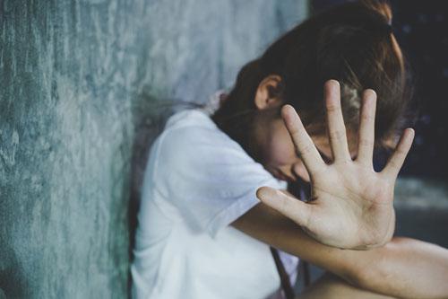 Adolescentes bebieron alcohol y violaron a su compañera de colegio, en Bolívar