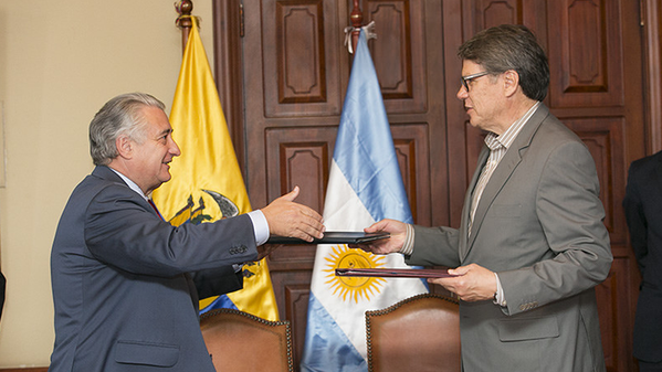 Ecuador y Argentina firman acuerdos en seguridad social