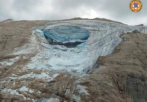 Cinco muertos y ocho heridos en desprendimiento de glacial en Alpes italianos